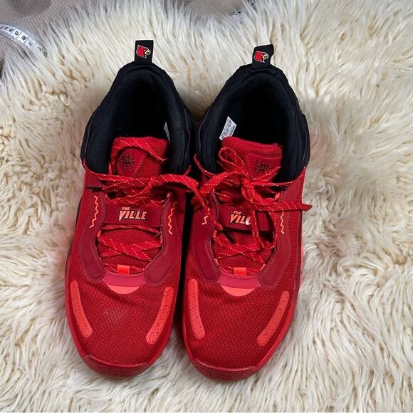 Adidas D.O.N. Issue 3 Louisville Cardinals

Basketball Shoes Red main image 11
